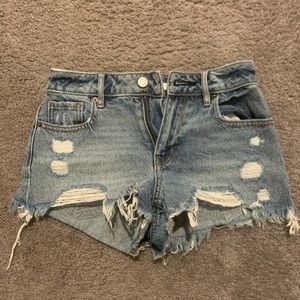 High rise ripped denim shorts (size 22j